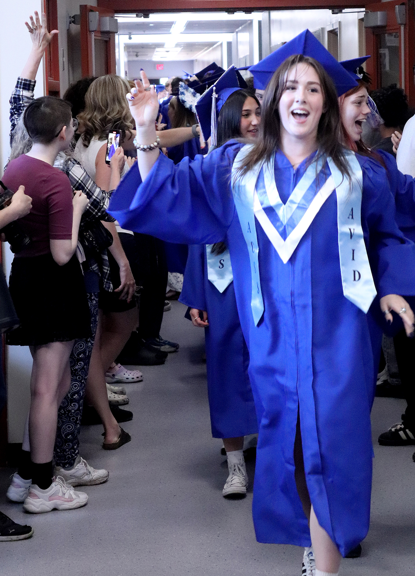 acss-grad-walk-01.f667df23122.jpg